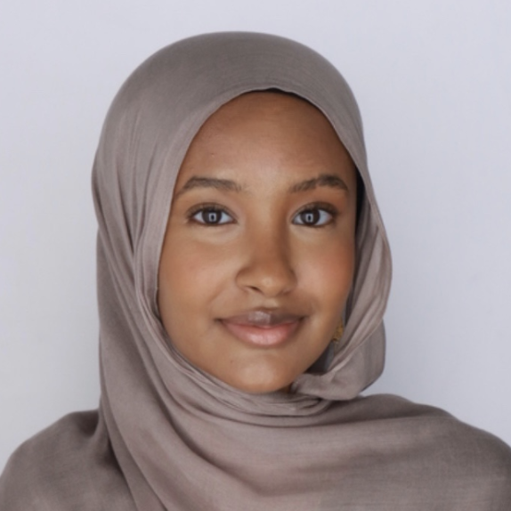 Headshot of Fardus Faqi '26