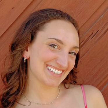 Headshot of Sophia Heise '28
