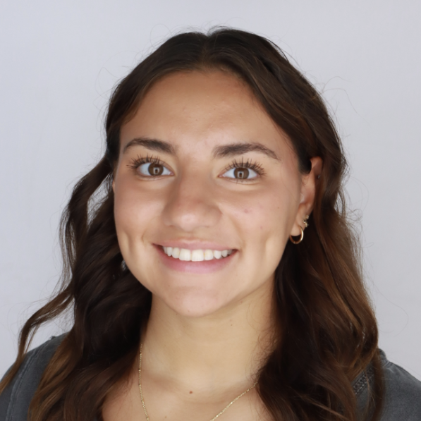 Headshot of Mia Garcia '28