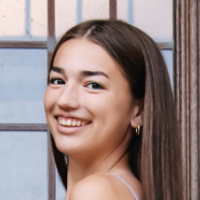 Headshot of Olivia Szoradi '28