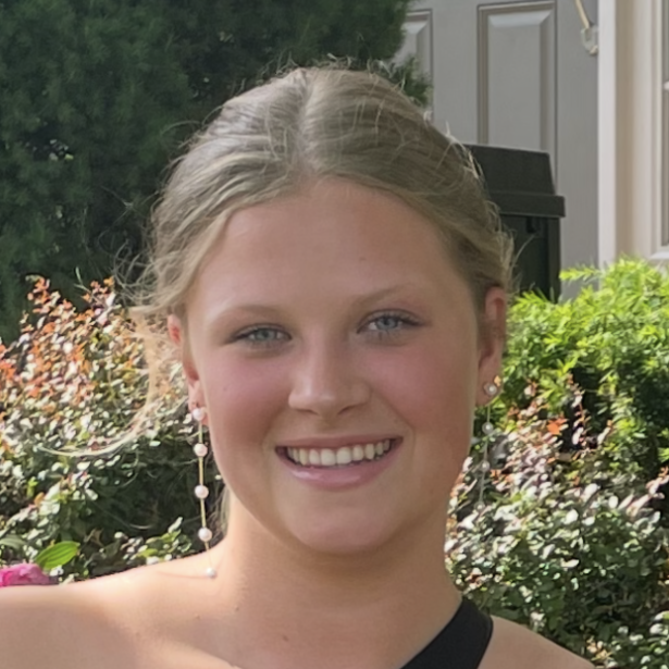 Headshot of Ella Bowles '27