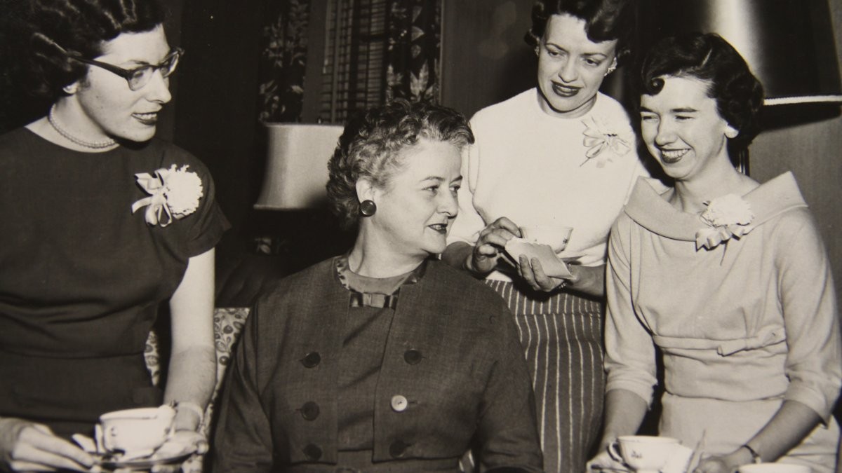 Elizabeth Kemble and students